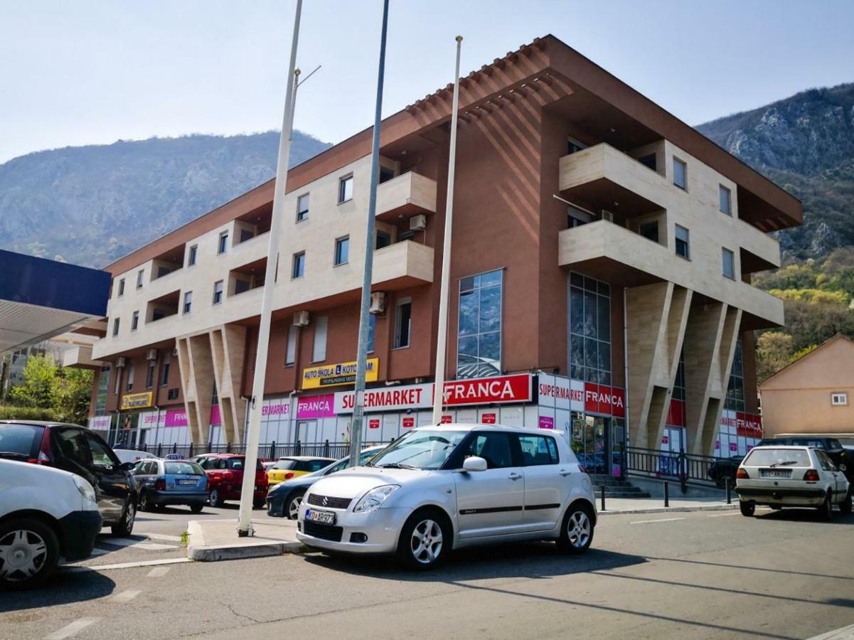 Apartments Anita With Garage Parking Kotor Exterior foto